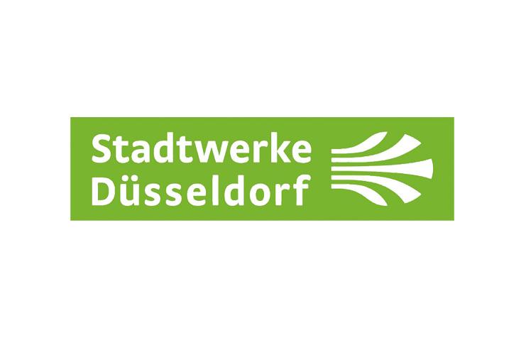 Logo der Stadtwerke Düsseldorf mit grünem Hintergrund und weißen Schriftzug sowie stilisierten Wellenlinien rechts.
