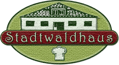 Logo des Stadtwaldhauses mit einem stilisierten Haus und einem Kochhut, umgeben von einem grünen Kreis und rotem Schriftzug.